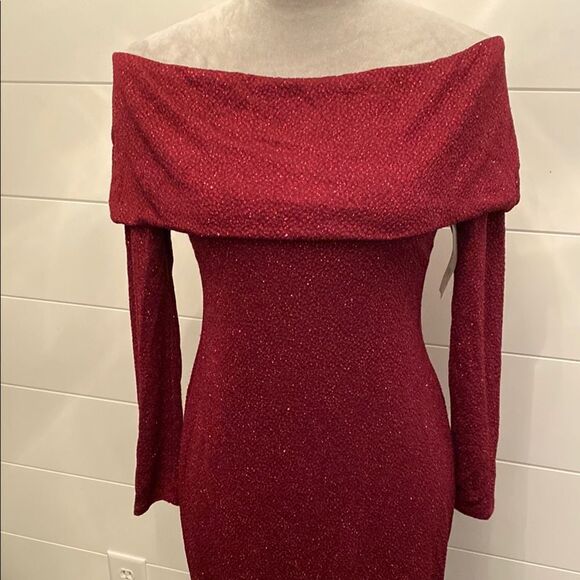 Premier Amour Asymmetrical Elegant Off-Shoulder Red Dress - Picture 2 of 8